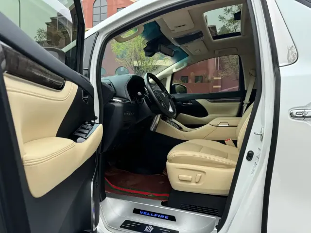 Toyota Vellfire — Фото автомобиля 4