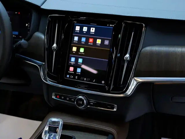 Volvo S90 — Фото автомобиля 20