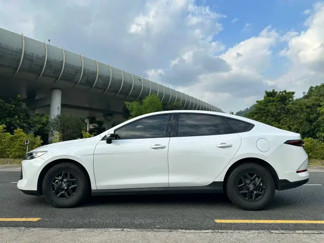 BYD Qin PLUS — Фото автомобиля 7