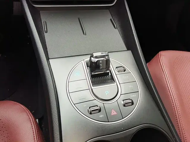 BYD Seal 05 DM-i — Фото автомобиля 13