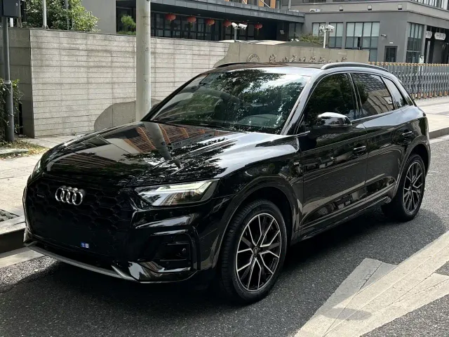 Фотография автомобиля — Audi Q5L