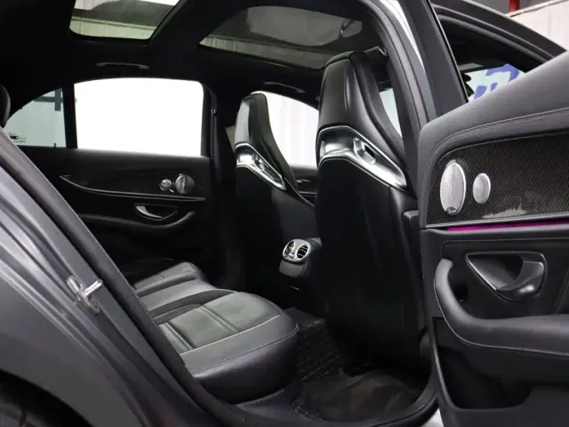 Mercedes-Benz E-Class AMG — Фото автомобиля 24