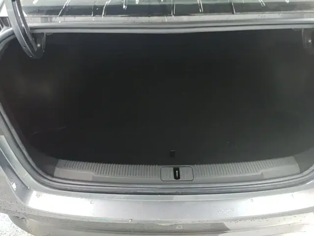 Roewe i5 — Фото автомобиля 18