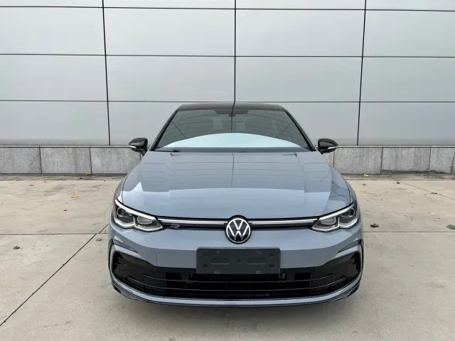 Volkswagen Golf — Фото автомобиля 2