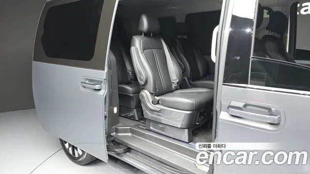 Hyundai Staria Staria Lounge 9 мест — Фото автомобиля 12