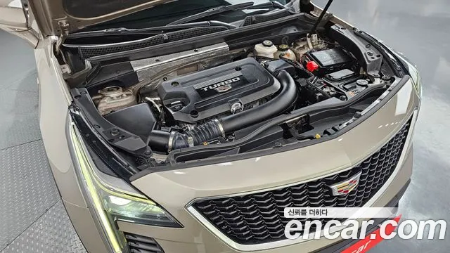 Cadillac XT4 2.0 Sport AWD — Фото автомобиля 6