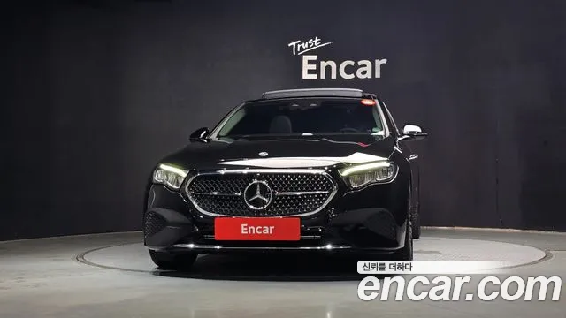 Mercedes-Benz E-Class — Фото автомобиля 3