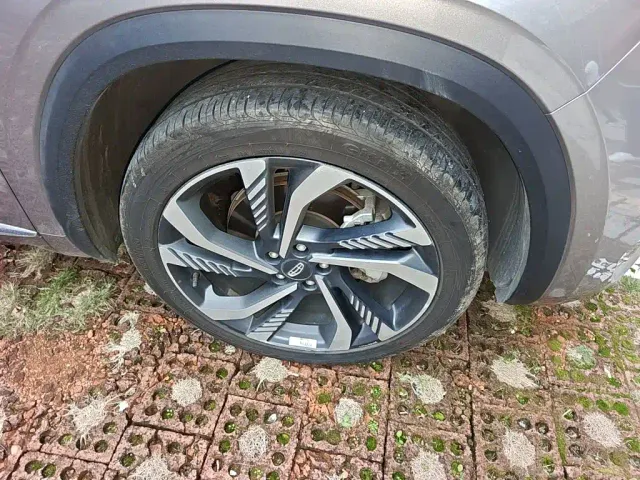 Geely Xingyue L — Фото автомобиля 24
