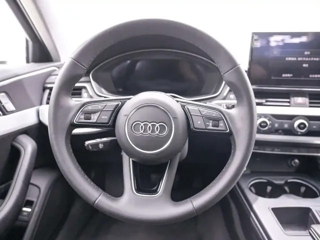 Audi A4L — Фото автомобиля 16
