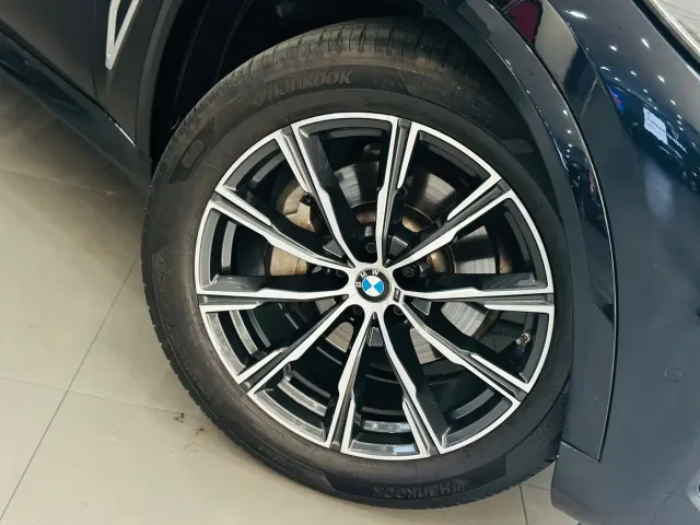 BMW X5 — Фото автомобиля 10