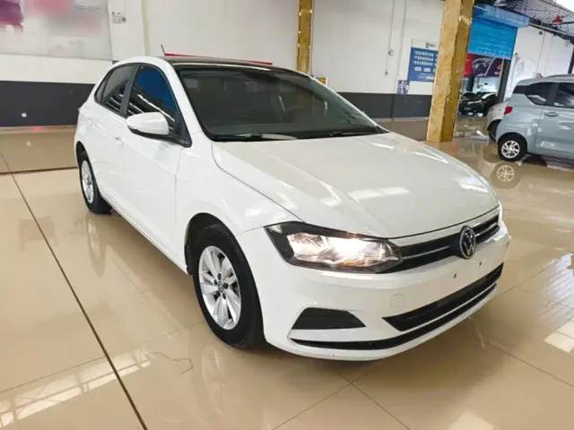 Volkswagen Polo — Фото автомобиля 3