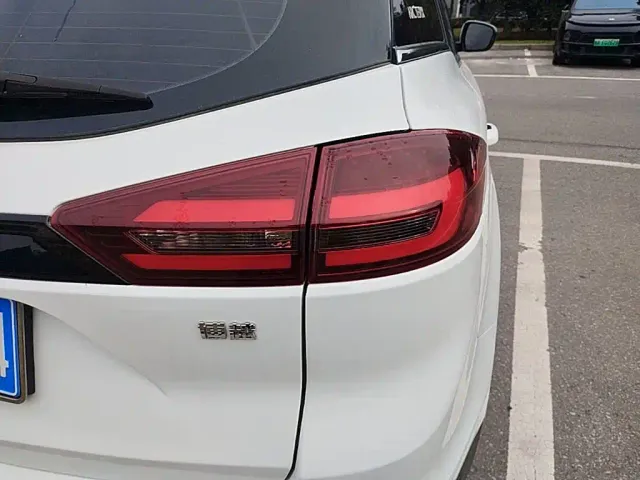 Geely Boyue — Фото автомобиля 7