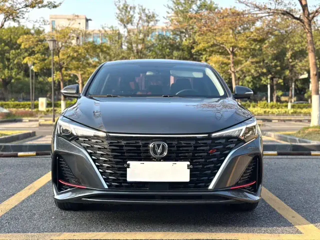 Changan Eado — Фото автомобиля 2