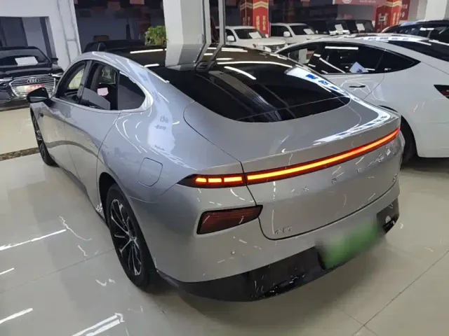 Xpeng P7 — Фото автомобиля 4