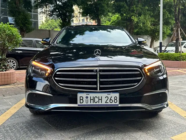Mercedes-Benz E-Class — Фото автомобиля 2