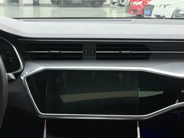Audi Audi A6L 2022 40 TFSI Luxury Dynamic — Фото автомобиля 11