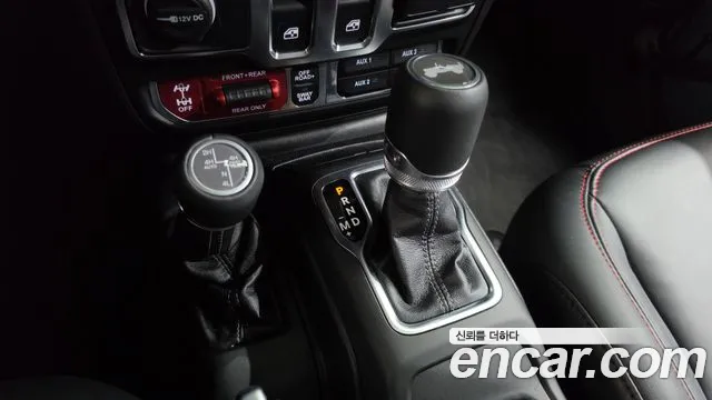 Jeep Wrangler JL — Фото автомобиля 12