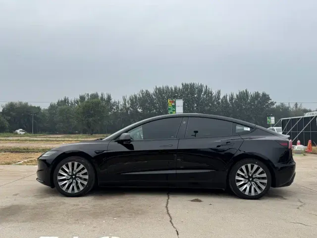Tesla Model 3 2023 Rear-Wheel Drive — Фото автомобиля 7