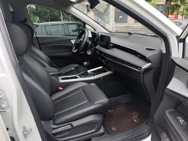 Wuling Jiachen — Фото автомобиля 24