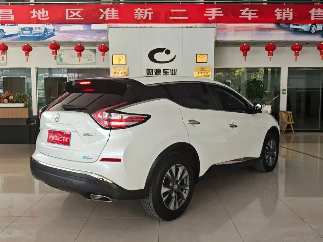Nissan Murano — Фото автомобиля 4