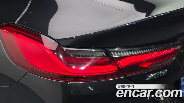 BMW 8 Series G15 — Фото автомобиля 8