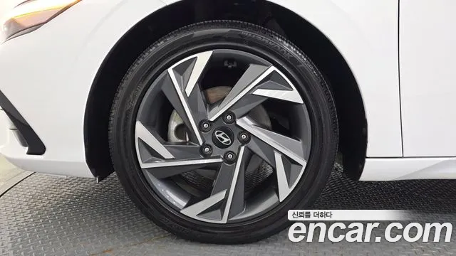 Hyundai Avante — Фото автомобиля 5