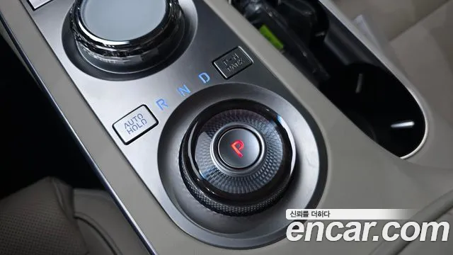 Genesis GV70 — Фото автомобиля 12