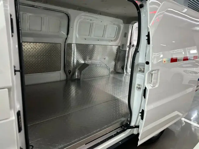 Ruichi New Energy EC75 — Фото автомобиля 7