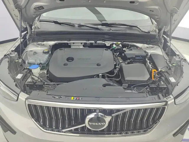 Volvo XC40 — Фото автомобиля 10