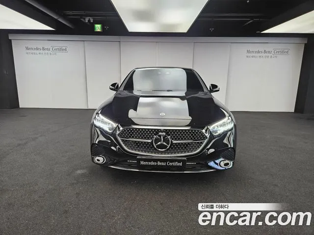 Mercedes-Benz E-Class — Фото автомобиля 3