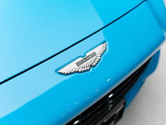 Aston Martin DBX — Фото автомобиля 11