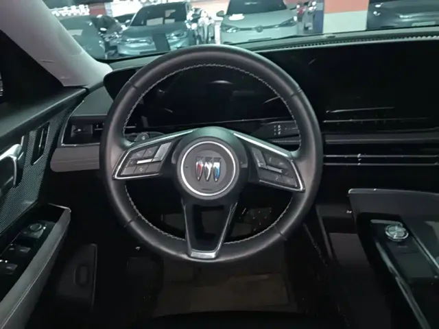 Buick E5 — Фото автомобиля 10