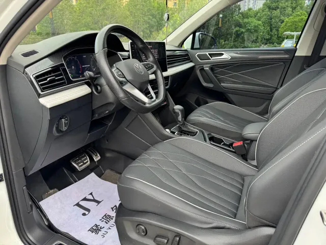 Volkswagen Tiguan L — Фото автомобиля 6