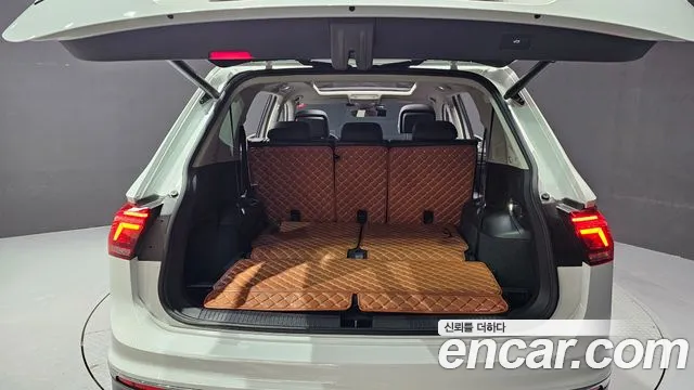 Volkswagen Tiguan — Фото автомобиля 20