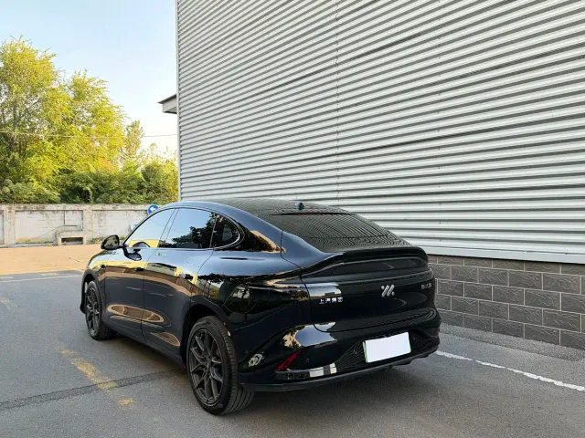 IM Motors LS6 — Фото автомобиля 8