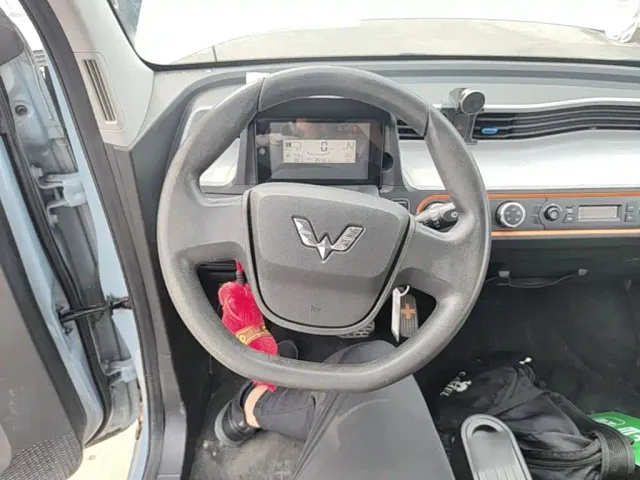 Wuling Motors Hongguang MINIEV 2020 Comfort Edition (LFP Battery) — Фото автомобиля 10