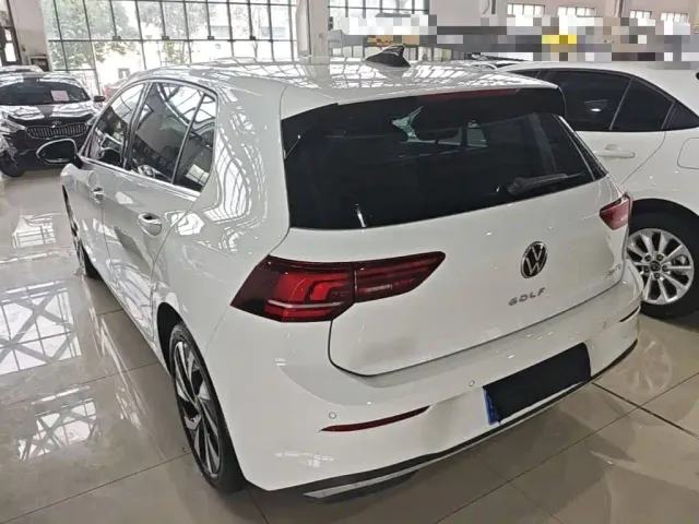 Volkswagen Golf — Фото автомобиля 4