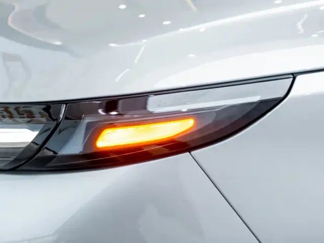 Li Auto L9 — Фото автомобиля 8