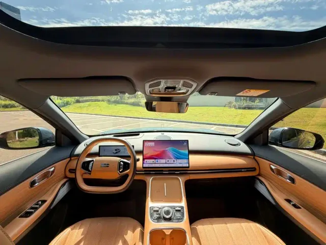 Geely Galaxy Starship 7 EM-i — Фото автомобиля 6
