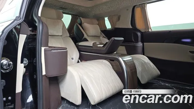 Kia Carnival Generation 4 — Фото автомобиля 18