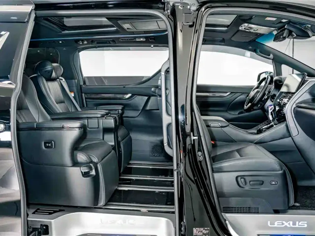 Lexus LM — Фото автомобиля 21