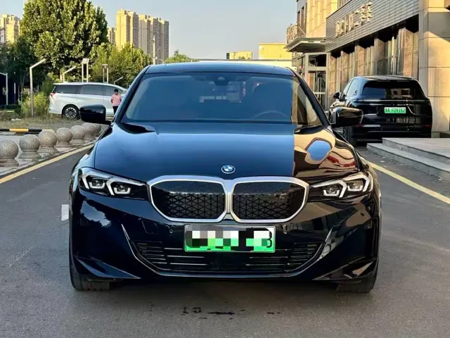 BMW i3 — Фото автомобиля 2