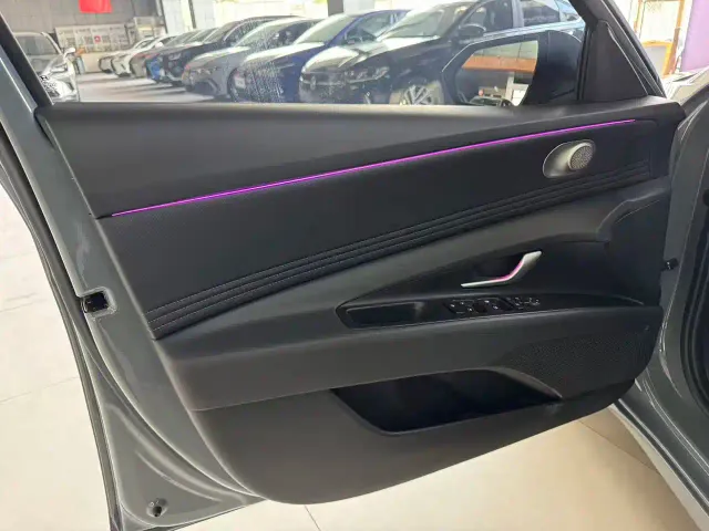 Hyundai Elantra — Фото автомобиля 11