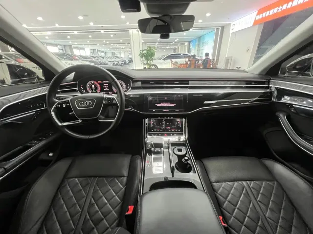 Audi A8 — Фото автомобиля 21