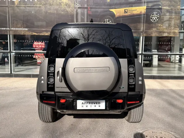Land Rover Defender — Фото автомобиля 5