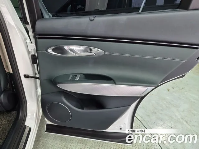 Genesis GV70 Electrified — Фото автомобиля 10