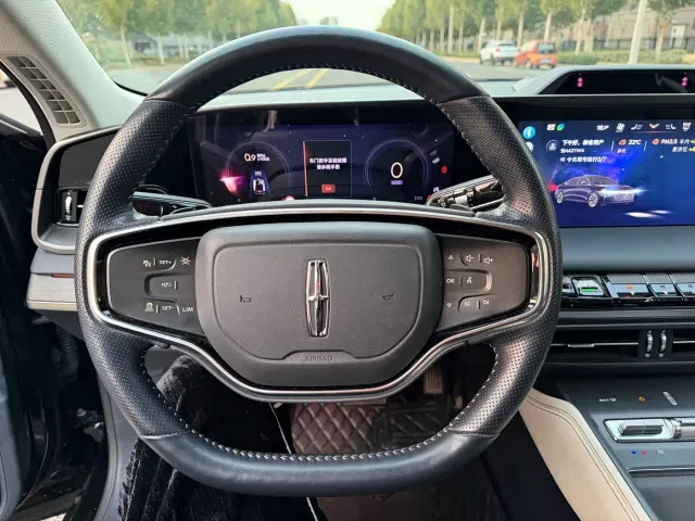 Lincoln Z — Фото автомобиля 4