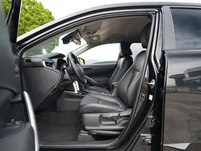 Toyota Corolla Cross — Фото автомобиля 7