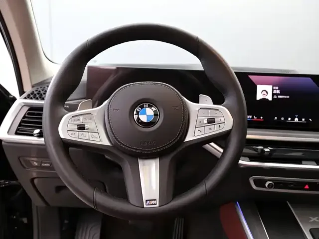 BMW BMW X5 2025 Model xDrive 30Li Exclusive M Sport Blackout Package — Фото автомобиля 15