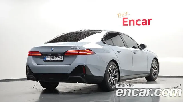 BMW 5-Series — Фото автомобиля 2